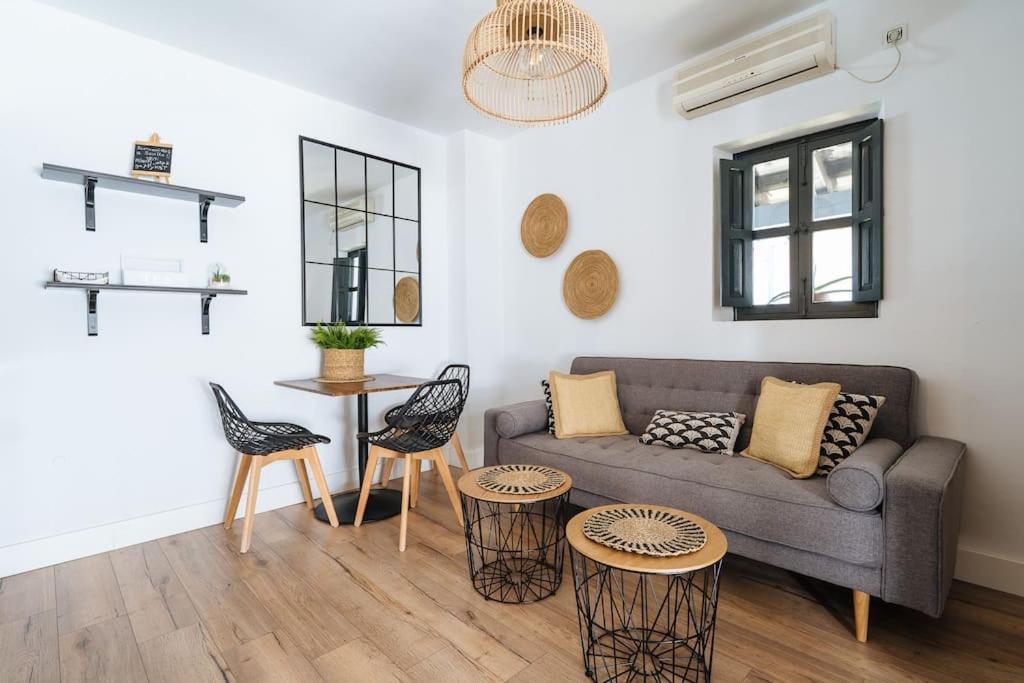סביליה New Apartment In Traditional Building Of The XVI Century מראה חיצוני תמונה